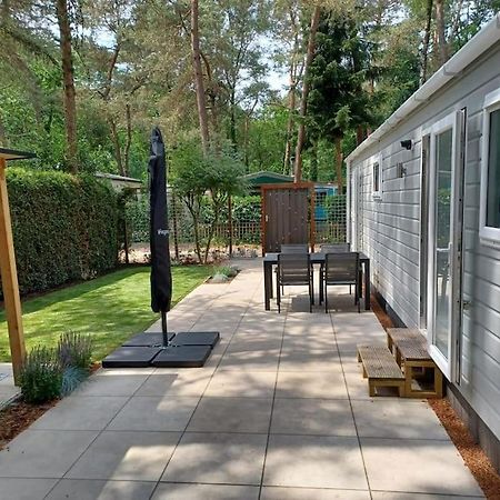 Boshuis Met Grote Tuin I Vakantiepark Met Zwembad Hoenderloo Bagian luar foto