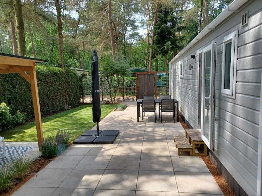 Boshuis Met Grote Tuin I Vakantiepark Met Zwembad Hoenderloo Bagian luar foto
